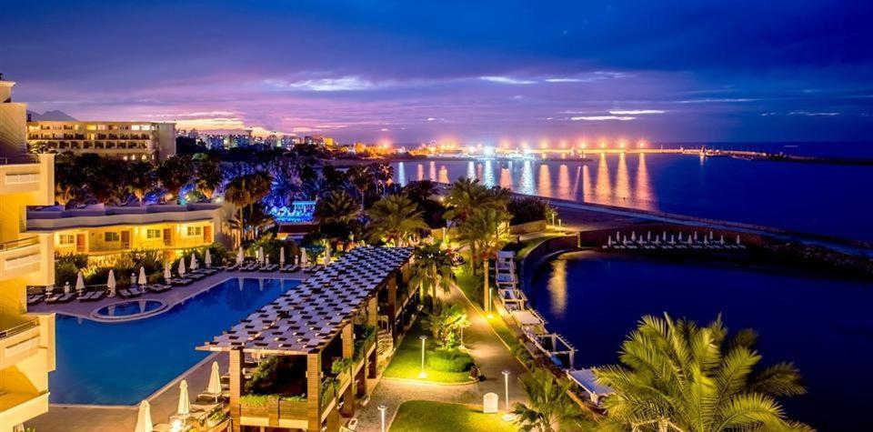 Vuni Palace Premium Hotel & Spa & Casino Beachfront Location ! Girne Buitenkant foto