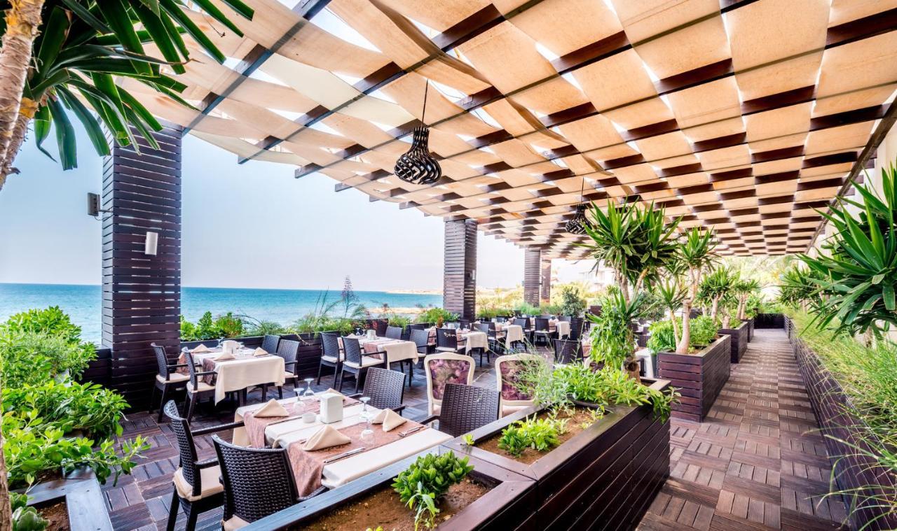 Vuni Palace Premium Hotel & Spa & Casino Beachfront Location ! Girne Buitenkant foto