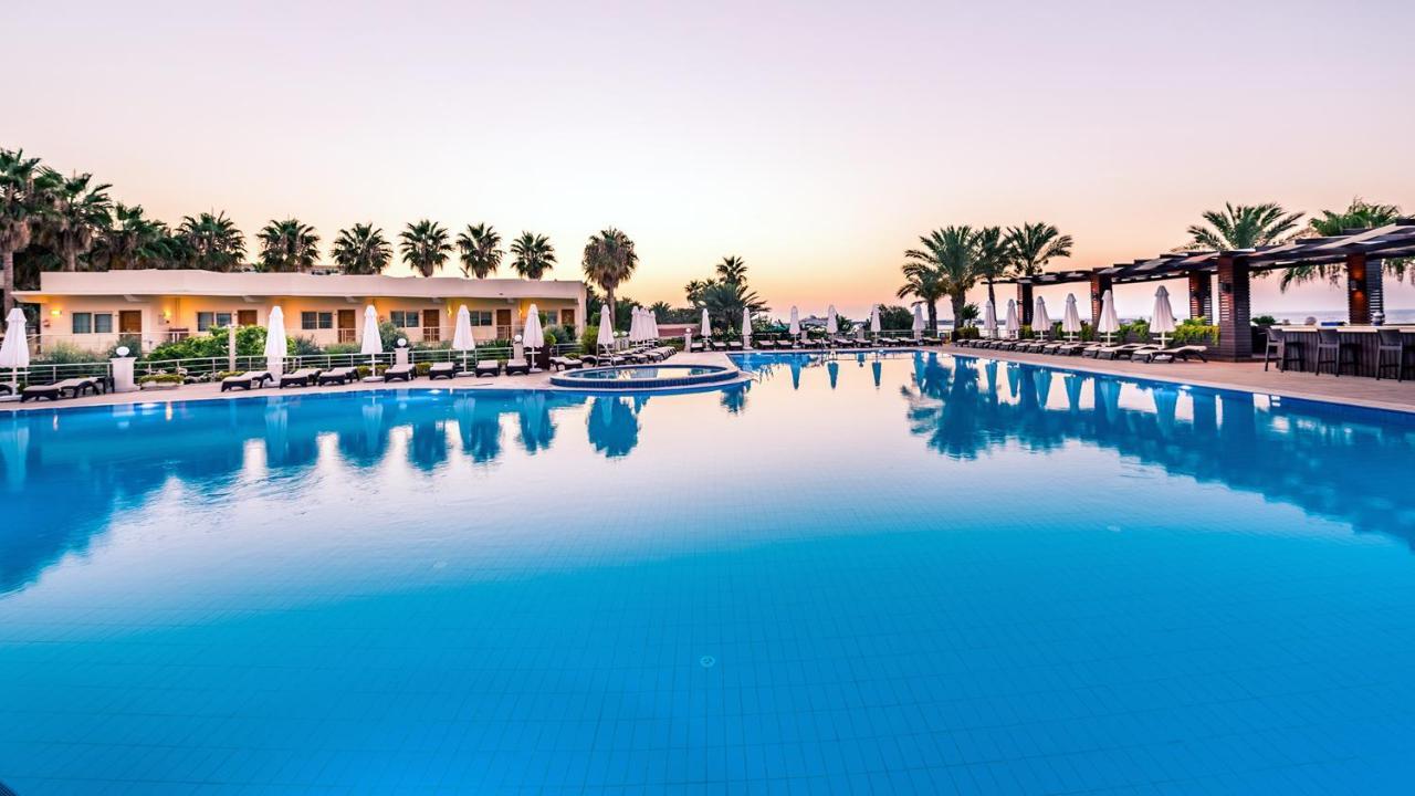 Vuni Palace Premium Hotel & Spa & Casino Beachfront Location ! Girne Buitenkant foto